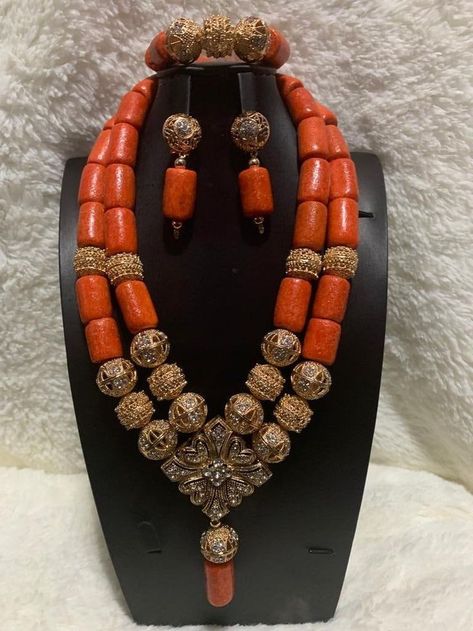 Yoruba jewelry ~ Yoruba beads Nigerian Beads, Nigerian Traditional Wedding, Wedding Jewelery, Body Necklace, Diamond Jewelry Set, Handmade Beaded Necklace, Asoebi Styles, Lace Styles, Handmade Beaded Necklaces