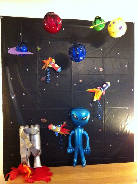 Space party backdrop and decorations. After Prom, Space Birthday Party, Space Party, Space Birthday, Barbie Party, Party Backdrop, Cub Scouts, Space Theme, Boy Party