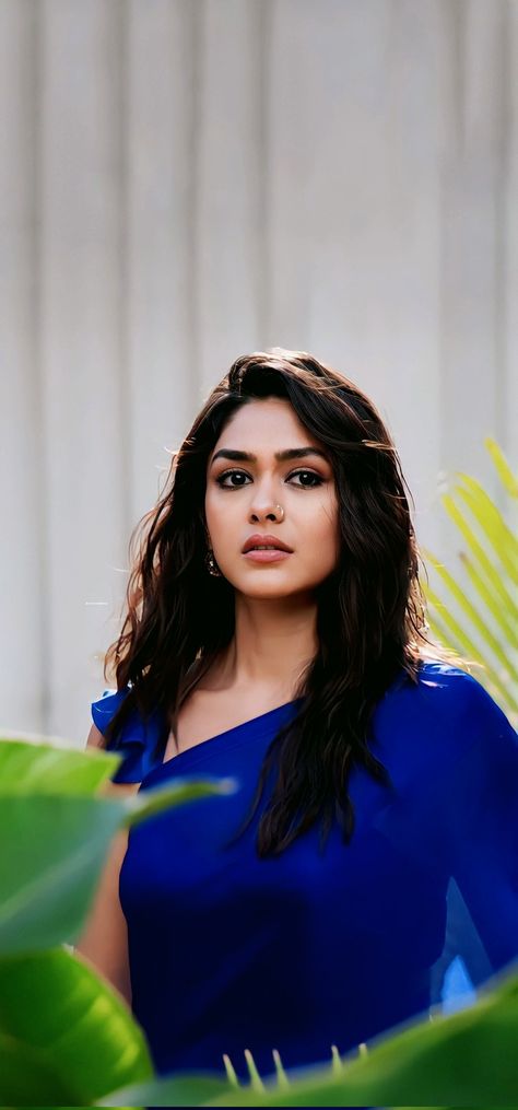 Bollywood Glamour, Mrunal Thakur, Sisters Photoshoot Poses, Bollywood Hairstyles, Beauty Smile, Celebrity Faces, Indian Tv Actress, Saree Photoshoot, Blue Saree