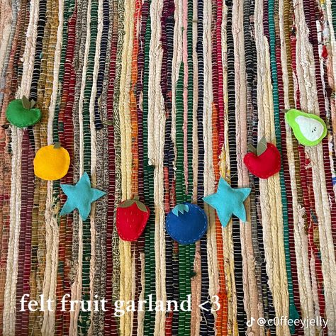 Fruit Garland, Felt Fruit, Dorm Diy, Cute Sewing Projects, Felt Garland, Craft Night, Camping Crafts, Crafts Hacks, Craft Time