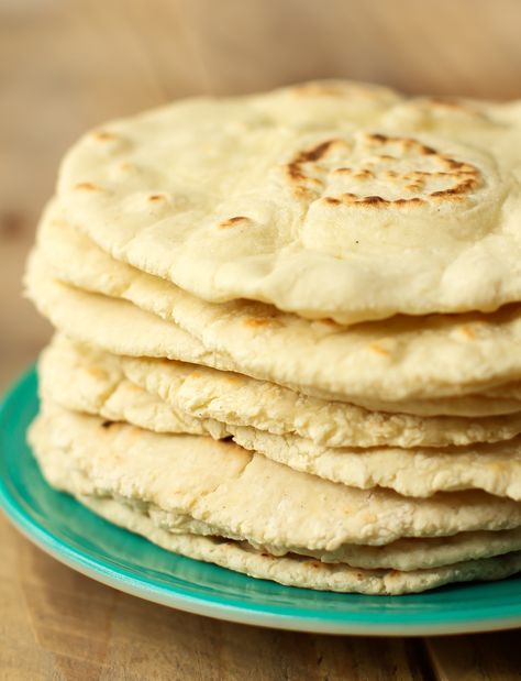 Fluffy Flour Tortilla Recipe, Gluten Free Flatbread Recipe, Gluten Free Pita Bread, Pita Recipe, Easy Flatbread Recipes, Gluten Free Pita, Feasting On Fruit, Paleo Breads, Gluten Free Flatbread