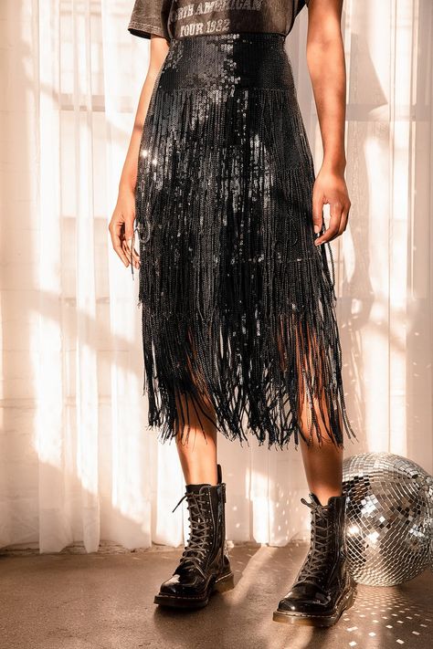 Feather Skirt Outfit, Fringe Skirt Outfit, Fringe Midi Skirt, Radiant Black, Vintage Shoot, Fringe Clothing, Indian Fashion Trends, Tassel Skirt, Feather Skirt