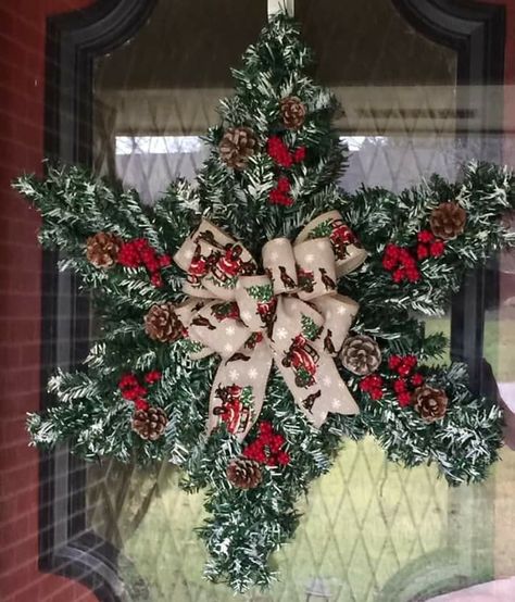 Dollar Tree Star Wreath Dollar Tree Star Wreath, Dollar Tree Star, Christmas Snowflakes Wreath, Diy Christmas Snowflakes, Star Wreath, Dollar Tree Christmas Decor, Outside Christmas Decorations, Tree Star, Deco Mesh Christmas Wreaths