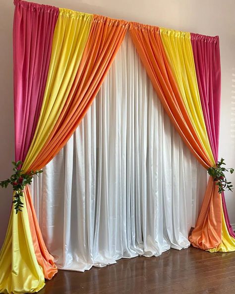 Pasni Decoration Ideas, Mehndi Decoration Ideas, Haldi Decoration Ideas, Small Wedding Decor, Garage Transformation, Simple Stage Decorations, Mehendi Decor Ideas, Front Wall Design, Ganpati Decoration At Home