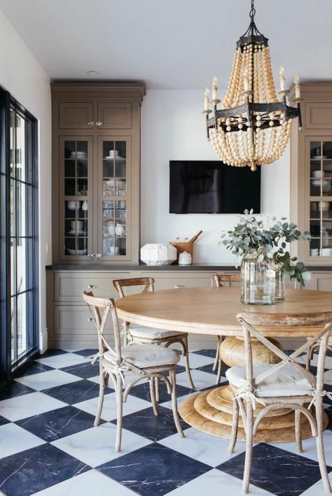 Photos | THE LifeStyled COMPANY | HGTV French Farmhouse Table, Marble Flooring Design, French Country Dining Room, French Country Dining, Country Dining Rooms, Classic Kitchen, Home Luxury, Dining Room Inspiration, Decor Minimalist