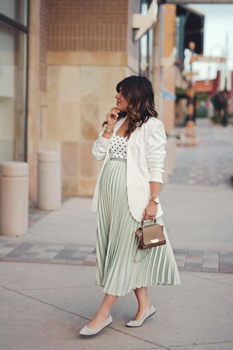 Conservative Maternity Outfits, Chic Summer Maternity Outfits, Cutest Maternity Outfits, Professional Maternity Outfits Work, Maternity Outfit Inspiration, Professional Pregnancy Outfits, Office Maternity Outfits, Pregnancy Dress Outfits, Pregnant Winter Outfits