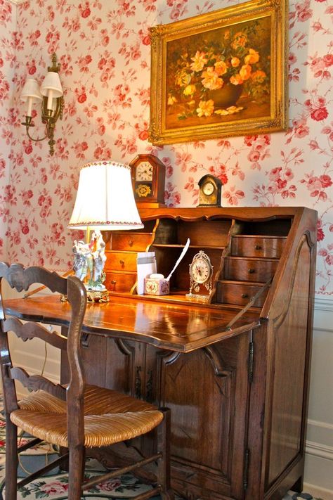 PROMPT: A distant relative bequeaths an antique writing desk to you. Write the past, present and future of this item from the desks point of view. Interior Design Blogs, Antique Writing Desk, Casa Country, Funny Girls, English Decor, English Country Style, English Cottage Style, Cottage Interiors, Antique Desk