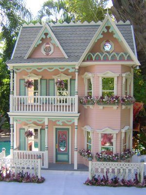 Doll House Ideas, Victorian Dollhouse, Victorian Dolls, It's A Small World, Dollhouse Ideas, Barbie House, Pink Houses, Dolls Houses, Princess Anne