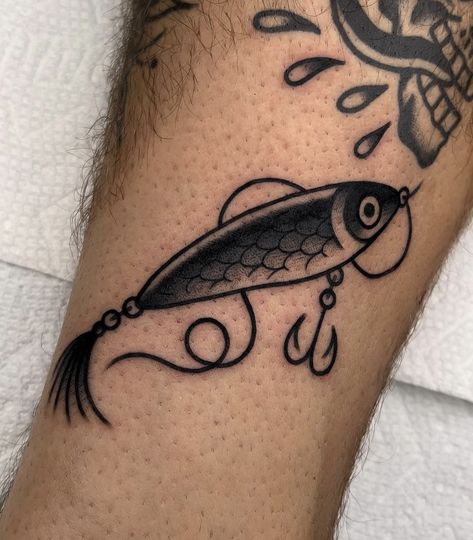 Small Filler Tattoo Ideas Men, Traditional Fish Tattoo, Fish Tattoo Traditional, Traditional Tattoo Outline, Gap Filler Tattoo, Chef Tattoo, Fish Tattoo, Traditional Tattoo Art, Body Modification