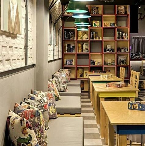 Alaloum Board Games Cafe - Athens Board Games Coffee Shop, Board Game Coffee Shop, Board Game Restaurant, Board Games Bar, Cafe Games Ideas, Student Cafe Design, Board Game Cafe Design, Games Cafe, Board Game Bar