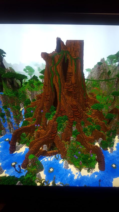 Minecraft Massive Tree, Minecraft Fantasy Tree Design, Large Custom Tree Minecraft, Minecraft Giant Tree Blueprint, Minecraft Tree Base, Minecraft Giant Builds, Big Minecraft Tree, Minecraft Tree Stump, Giant Tree Minecraft