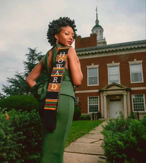 Hbcu College Graduation Pictures, Howard Graduation Pictures, Hbcu Photoshoot, Hbcu Pictures, Howard University Graduation Pictures, Famu Graduation Photoshoot, Hbcu Graduation Pictures, Hbcu Grad Pics, Graduation Pictures Outfits