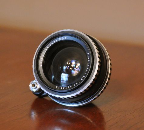 Robot Animation, Vintage Camera Lens, Change Your Eye Color, Diy Camera, Vintage Lenses, Cool Tech Gadgets Electronics, Lens Logo, Classic Camera, Diy Photography