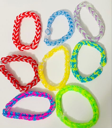 Bracelets Colors Ideas, Loom Bracelets Ideas, Loom Bands Ideas, Rubber Band Ideas, Bracelet Combos, Loom Bands Designs, Loom Bracelets Easy, Bracelets Colors, Rainbow Loom Bracelets Easy