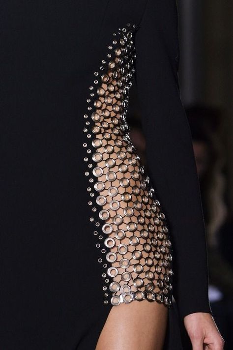 Anthony Vaccarello Body armor Anthony Vaccarello, فستان سهرة, Couture Details, Looks Style, Mode Inspiration, Fashion Details, Look Fashion, Runway Fashion, A Black