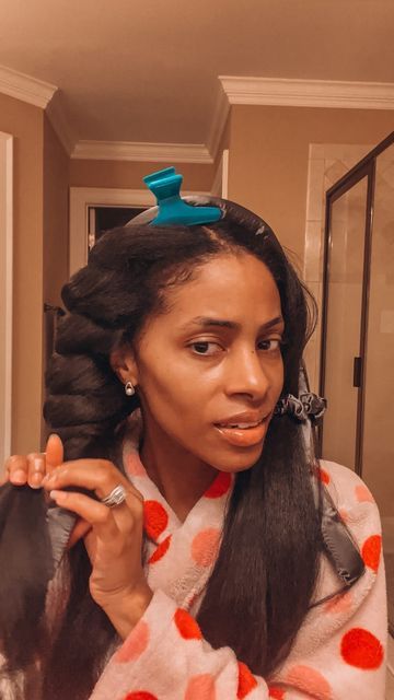 Curls On Straight Natural Hair, Curls Silk Press, Straight Natural Hair, Silk Press Hair, Straight Natural, Heatless Curls, Silk Press, Viral Trend, Straight Hair