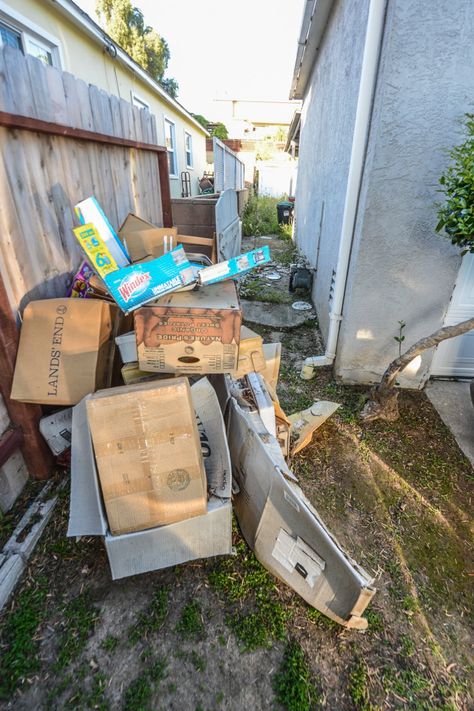 Cleaning up the side yard is tedious and overwhelming to think about, but it's 100% worth it to clean up. This is because cardboard, mattresses, and misc junk outside are notorious rat hotels, especially when the area has low traffic! Cleaning up junk outside not only gives you room to walk, but it keeps pests out of your yard. Book your free estimate today to see how we can help! 📲 619-376-3198 🌐 www.thejunkmed.com Junk Removal, Side Yard, Worth It, Clean Up, The Outsiders, Yard, Canning, Quick Saves