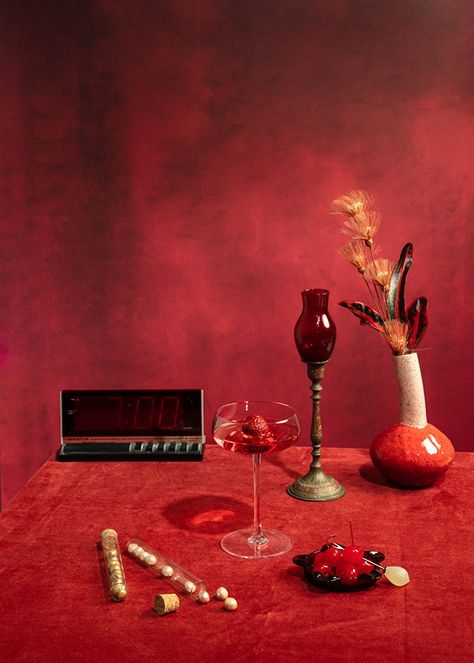 Monochromatic Photography, Red Velvet Recipes, Red Velvet Photoshoot, Sushi Design, Red Backdrop, Still Life Photos, Coffee Photos, Candle Aesthetic, Still Photography