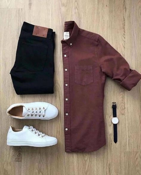 Business Casual Attire For Men, Socks Outfit, Mens Business Casual Outfits, Dressing Sense, Mens Casual Outfits Summer, Men Fashion Casual Shirts, Stylish Men Casual, Minimalist Travel, Shirt Casual Style