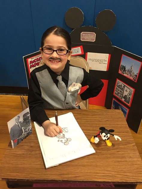 Kaylee dressed up as Walt Disney                                                                                                                                                                                 More Walt Disney Costume, Wax Museum School Project, Wax Museum Ideas, Walt Disney Biography, Wax Museum Project, Biography Projects, Biography Project, School Spirit Week, Disney Costume