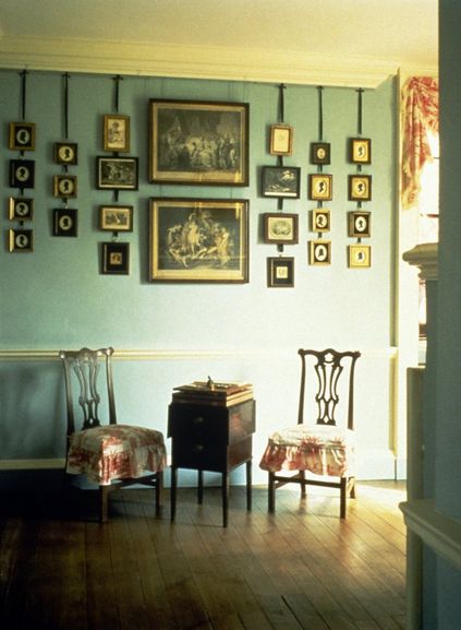 Monticello's Sitting Room featuring Jefferson's collection of silhouettes Green Flooring, Hanging Photos, Picture Hanging, Hanging Pictures, Sitting Room, Wall Display, Hanging Art, House Tours, The Wall