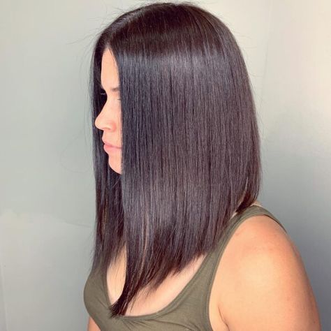 Trendy Angled Bob Cuts 2024: Medium, Short, Layered, and Curly Styles Victoria Haircut, Long Aline Haircut, Long Angled Haircut, Medium Angled Bobs, Blonde Angled Bob, Long Bob Haircut With Layers, Hair Colors For Black Women, Colors For Black Women, Long Angled Bob