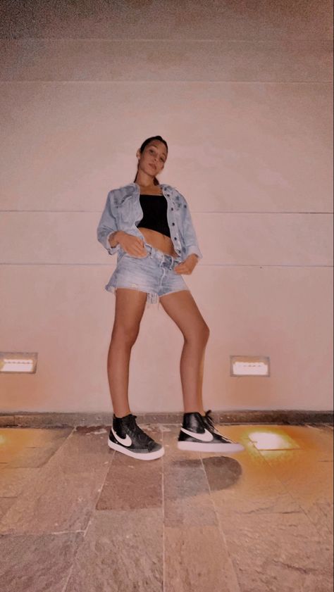 Black Nike Blazer Outfit, Outfit Argentina, Nike Blazer Mid, Blazer Mid, Nike Blazer, Nike Outfits, Inspiration Ideas, Party Night, Black Nikes