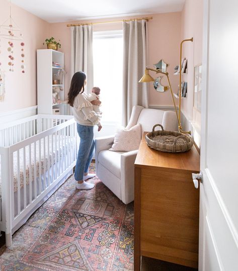 Nursery Furniture Layout, Small Nursery Layout, Newborn Baby Girl Nursery, Farmhouse Balcony, Small Baby Nursery, Balcony Modern, Small Room Nursery, Nursery Layout, Small Baby Room