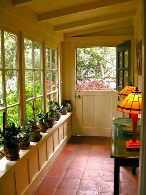 Enclosed Front Porch Ideas, Enclosed Front Porches, Enclosed Porch, Enclosed Patio, Sun Porch, Front Patio, House With Porch, Porch Design, Sunrooms