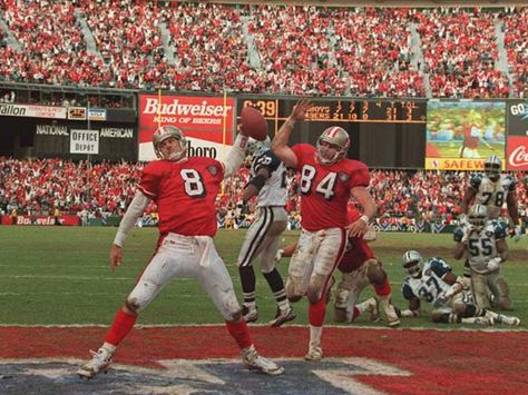 Steve Young spike Pro Football Teams, 49ers Players, Josh Smith, Nfl Football 49ers, Candlestick Park, Epic Moments, Nfl Football Pictures, Forty Niners, Jerry Rice