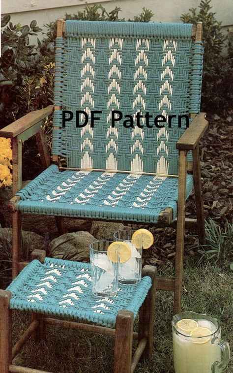 Macrame Chair Seat, Chair Weaving, Macrame Chair, Chair And Footstool, Knotting Technique, Macrame Chairs, Wooden Folding Chairs, Vintage Macrame, Lawn Chair