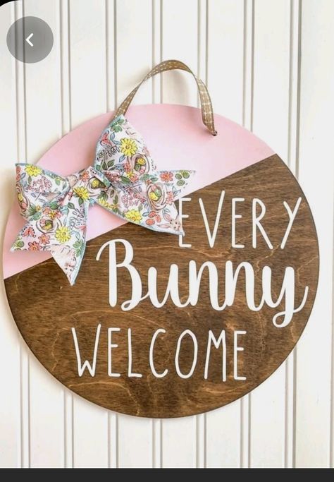 Easter Board Signs, Easter Wooden Signs, Easter Cricut Projects, Easter Signs Diy, Easter Door Hangers, Easter Boards, Painted Bunnies, March Craft, Door Rounds