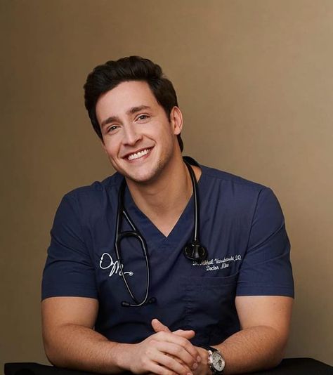 Dr Mike Varshavski, Mike Varshavski, Doctor Mike, Professional Profile Pictures, Medical Esthetician, Fake Ft Call, Medical Pictures, Doctor Graduation, Dr Mike