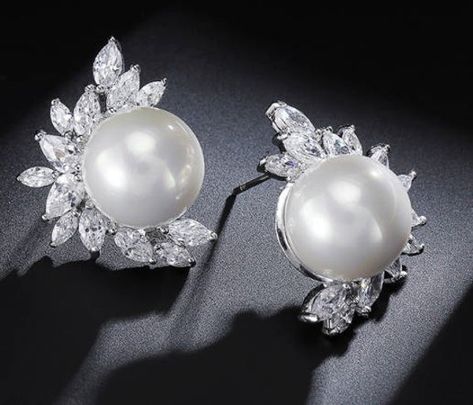 "Delicate Leaf #Floral #Pearl #Rhinestone #Crystal #Bridal #Silver #Wedding #Gauges #Plugs #Earrings FOR GAUGES/STRETCHED EARLOBES: All styles come with internally threaded (screw on/off) double flare tunnels. You also have the option to add an o-ring (for $1) that can be worn with the screw on/off flares for extra security that can help with possible sagging, or by themselves without the screw on/off flares making it a single flare. REGULAR POSTS/EARRINGS (not gauges for stretched earlobes): If Wedding Tunnels, Wedding Plugs, Unique Dangle Earrings, Silver Pearl Earrings, Ring Der O, Bridesmaid Jewelry Sets, Gauged Earrings, Plugs Earrings, Wedding Bridal Jewellery