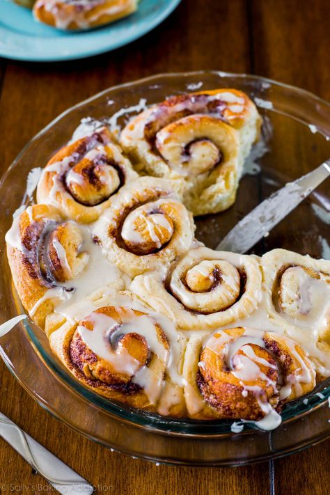 My BEST ever Cinnamon Rolls - totally from scratch, great beginner recipe! Recipe on sallysbakingaddiction.com Homemade Cinnamon Rolls Easy, Rolls From Scratch, Slow Cooker Cinnamon Rolls, Easy Cinnamon Rolls, Easy Cinnamon Rolls Recipe, Cinnamon Rolls From Scratch, Sallys Baking, Cinnamon Rolls Easy, Breakfast Low Carb