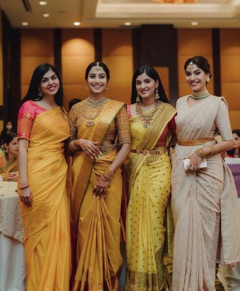 Plain Saree With Heavy Jewellery, Saree For Sisters Wedding Indian Fashion, Wedding Guest Saree Look South Indian, Wedding Saree Looks Indian Sister, South Indian Wedding Guest Look, Bridesmaid In Saree, Wedding Sarees For Bride Sister, Wedding Looks Indian Sister Saree, South Indian Bridesmaids Saree