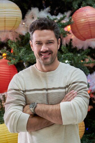 Photos from Under the Christmas Sky Ryan Peavey, Hallmark Channel Christmas Movies, Ryan Paevey, Starz Shows, Cole Hauser, Michael Ealy, Recent Anime, Summer Romance, Countdown To Christmas