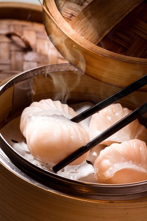 Sum Sum - Asian Restaurant, Takeout & Delivery - Antwerp Chinese Seafood, Dim Sum Dumplings, Dim Sum Recipes, Shrimp Dumplings, Cantonese Food, Mapo Tofu, Chinese Dishes, Chinese Cooking, Asian Dishes