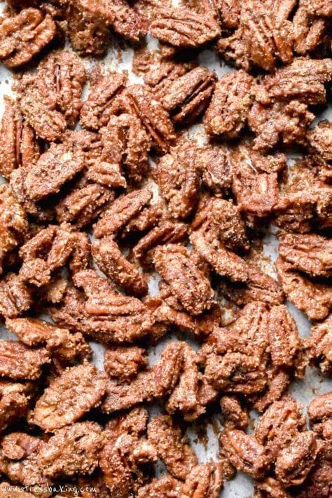 Pecan Recipes Easy, Cinnamon Sugar Pecans, Candied Pecans Recipe, Glazed Pecans, Sugared Pecans, Pecan Ice Cream, Roasted Pecans, Nut Recipes, Crunchy Pecans