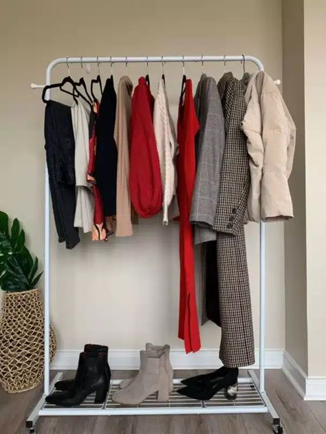 Your 2024 Winter Capsule Wardrobe: 15 Pieces, 54 Outfits Maroon Capsule Wardrobe, Christmas Capsule Wardrobe, Red Capsule Wardrobe, Pack Light For Travel, Cold Weather Capsule, Minimalist Winter Wardrobe, Clothes Capsule Wardrobe, Clothes Capsule, Capsule Wardrobe Checklist