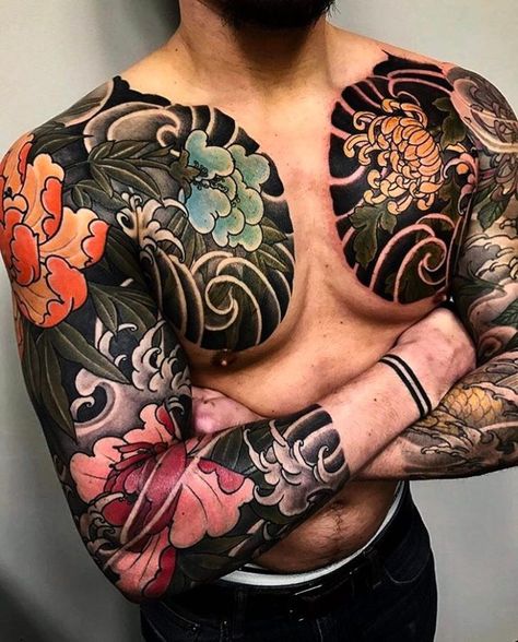 Yakuza Style Tattoo, Tattoo Yakuza, Tato Irezumi, Man With Tattoos, Karp Koi, Tattoos Masculinas, Yakuza Tattoo, Marvel Tattoos, Irezumi Tattoos