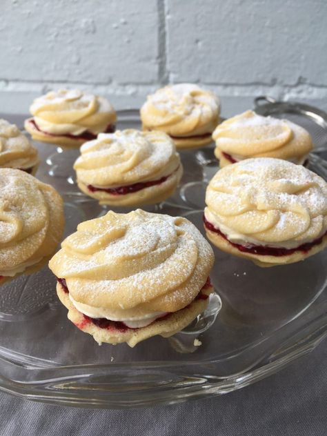 Vienesse Whirls, British Biscuit Recipes, British Cookies, Viennese Biscuits, British Baking Show Recipes, Viennese Whirls, British Bake Off Recipes, British Sweets, English Biscuits