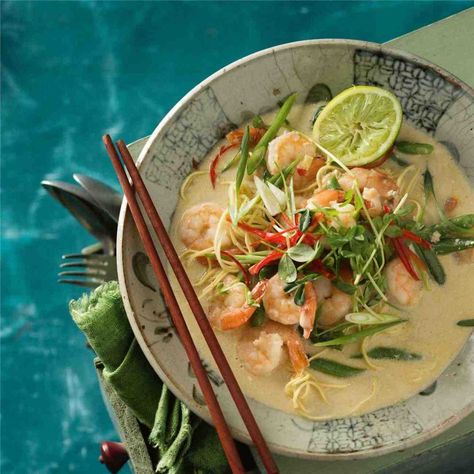 Prawn Laska Paste & Prawn Laksa Laksa Paste Recipe, Laksa Recipe, Laksa Soup, Prawn Dishes, Ginger Green Beans, Paste Recipe, Fresh Recipes, Canned Coconut Milk, Easy Dinners