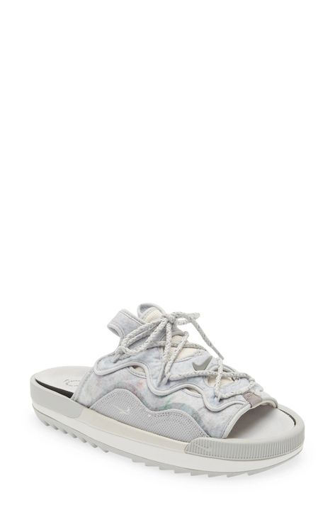 Discover great products at the best prices at Dealmoon. Offline 2.0 Mule Sneaker. Price:$79.97 Mule Sneakers, Taking A Break, Golden Goose Sneaker, Cute Shoes, Mule, Nordstrom Rack, Rubber Sole, Men's Shoes, Shoes Sneakers