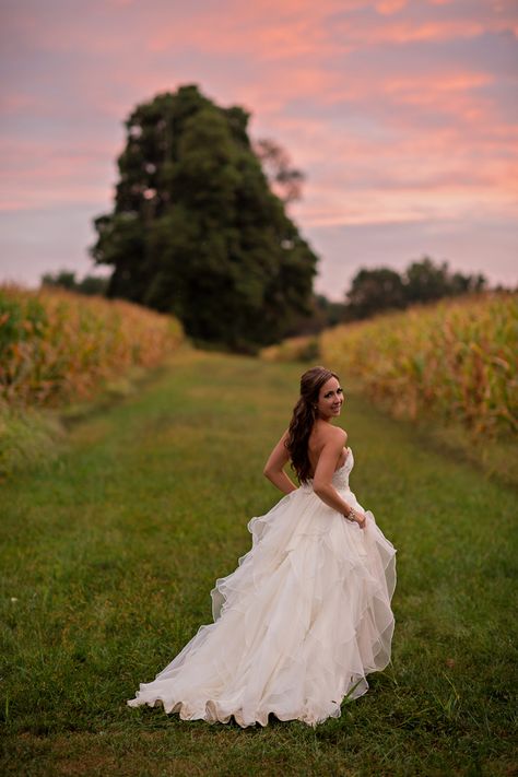 Garden Makeup, Quinceañera Photoshoot Ideas, Quince Photoshoot Ideas, Quince Photoshoot, Paige Wedding Dress, Autumn Photography Portrait, Prom Photography Poses, Quince Pictures, New Hope Pennsylvania