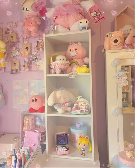 Sanrio Room Decor, Sanrio Bedroom, Sanrio Room, Sanrio Aesthetic, Pink Room Decor, Pastel Room, Cute Room Ideas, Office Crafts, Kawaii Room