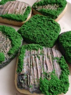 Forest Moss Cookies – Cookies for England Moss Cookies, Enchanted Forest Cake, Moss Cake, Edible Grass, Garden Cookies, Woodland Fairy Party, Enchanted Forest Party, Forest Moss, Icing Techniques