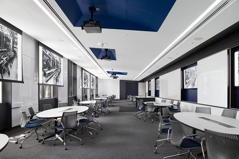 UPenn Forman Active Learning Classroom | Workplace Research | Resources | Knoll Active Learning Classroom, Knoll Furniture, Classroom Interior, Classroom Pictures, Long Room, Active Learning, Classroom Design, Classroom Inspiration, Learning Spaces