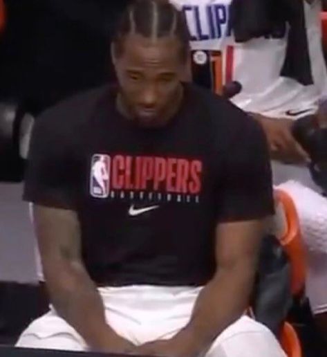 Kawhi Leonard, Los Angeles Clippers, NBA, Twitter Memes, Black Twitter Kawhi Leonard Aesthetic, Funny Nba Pictures, Funny Nba, Nba Funny, Twitter Memes, I Love Basketball, Black Twitter, Nba Memes, Nba Fashion