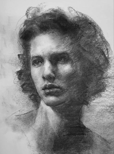 Portrait Art Charcoal, Charcoal Pencil Portrait, Charcoal And Graphite Drawings, Portrait Charcoal Drawing, Realistic Charcoal Drawings Portraits, Pen Art People, Charcoal Portraits Faces, Realistic Sketches Of People, Graphite Sketches